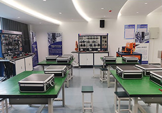 郑州工商学院